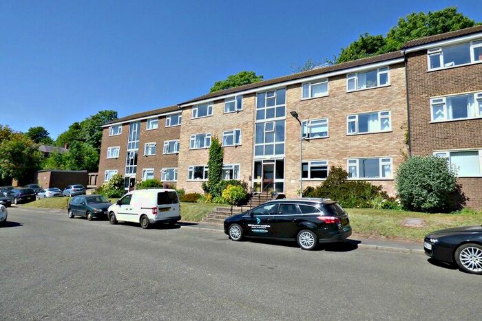 2 Bedroom Flat To Rent In Dunkeld House, HP11