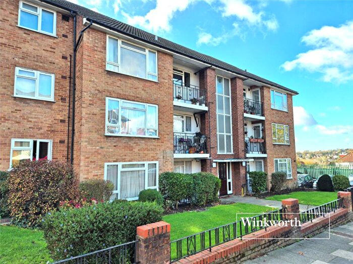 2 Bedroom Apartment For Sale In South Mount, High Road, Whetstone, London, N20