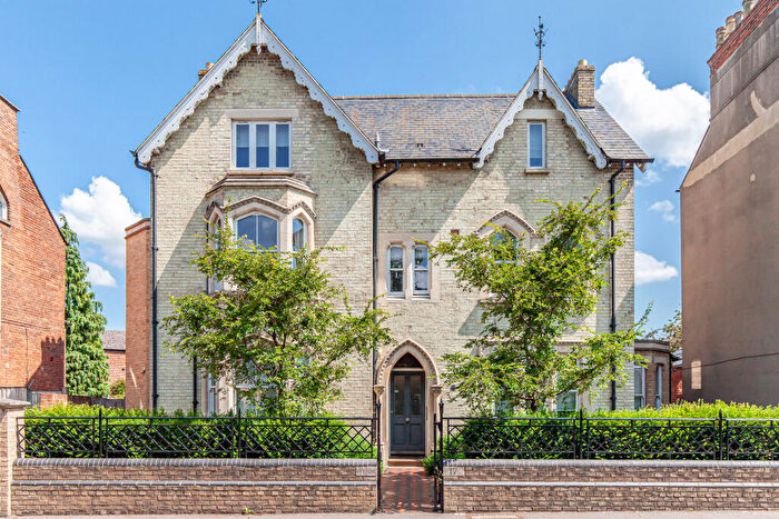 2 Bedroom Flat To Rent In Ivydene, Iffley Road, Oxford, Oxfordshire, OX4
