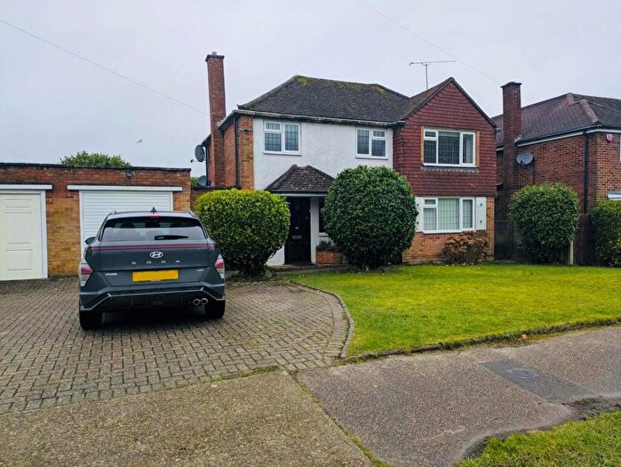 3 Bedroom House To Rent In Pound Hill, RH10