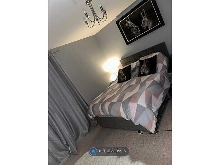 2 Bedroom Flat To Rent In Lawnhurst Avenue, Manchester, M23