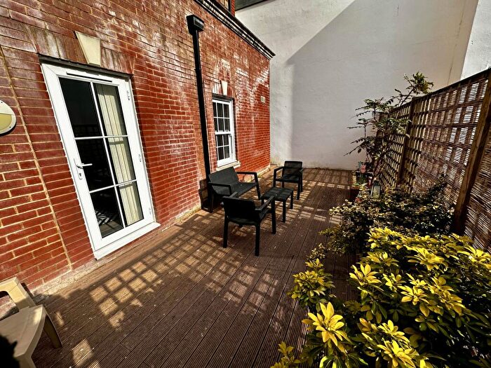 1 Bedroom Flat To Rent In Albert Road, Bournemouth, BH1