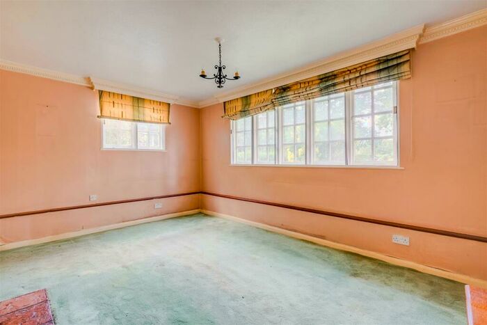 2 Bedroom Detached House For Sale In Icknield Way, Letchworth Garden City, SG6