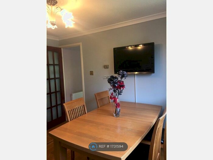 4 Bedroom Detached House To Rent In Mid Liberton, Edinburgh, EH16