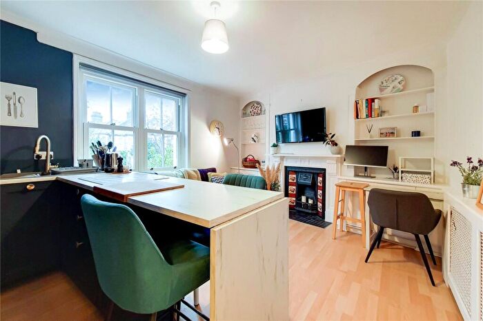 1 Bedroom Flat To Rent In Taybridge Road, Clapham Common, SW11