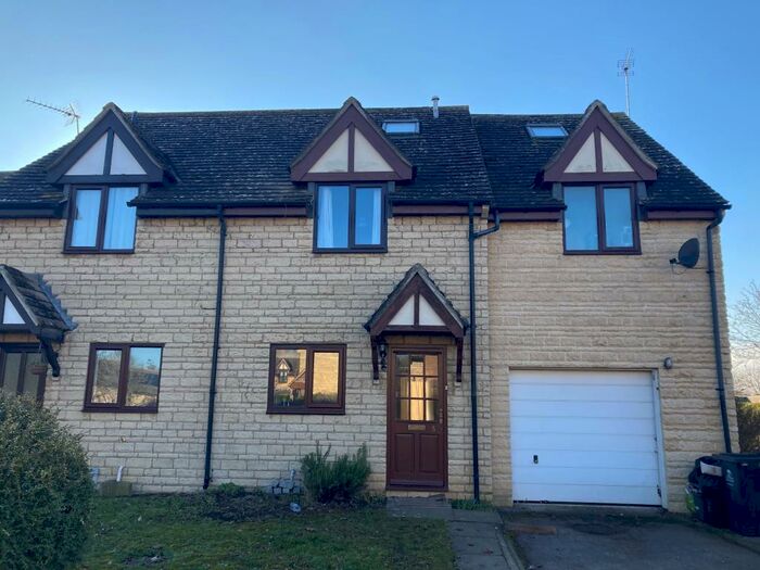 4 Bedroom Semi-Detached House To Rent In Bury Mead, Stanton Harcourt, OX29