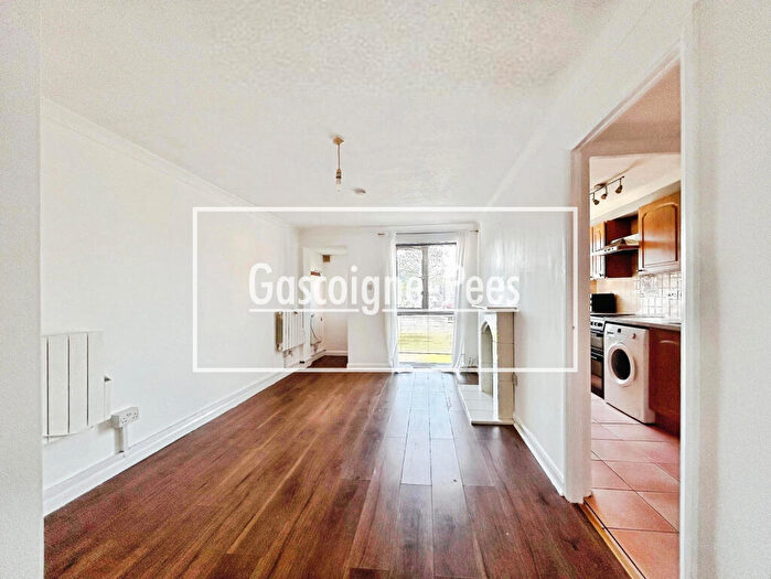 1 Bedroom Maisonette To Rent In Popley, Basingstoke, RG24