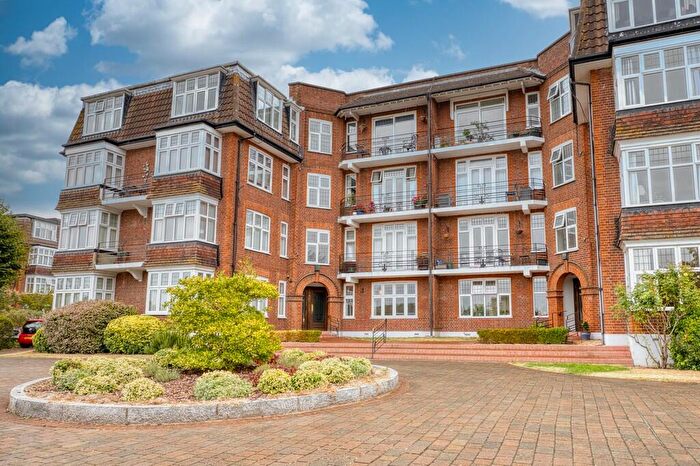 2 Bedroom Apartment For Sale In River Court, Surbiton, KT6