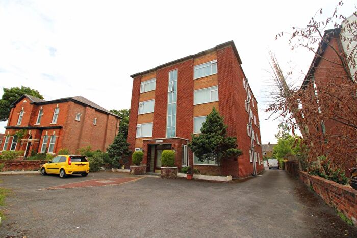 2 Bedroom Apartment For Sale In Park Road, Southport, Merseyside, PR9