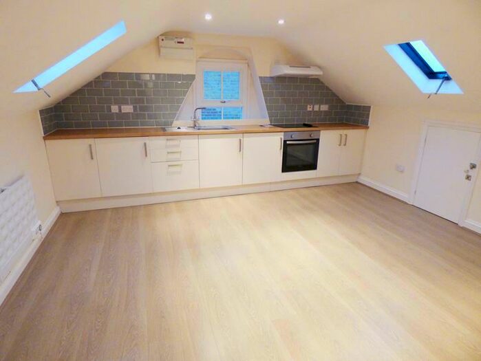 1 Bedroom Flat To Rent In Flat, Ashford Road, Maidstone, Kent, ME14