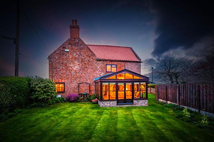 3 Bedroom Detached House For Sale In High Street, East Ferry, DN21