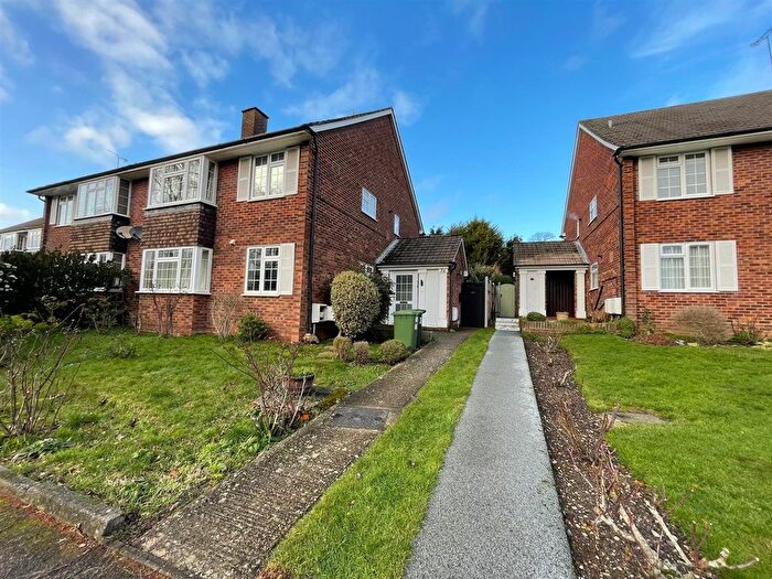 2 Bedroom Maisonette For Sale In Sandringham Road, Potters Bar, EN6