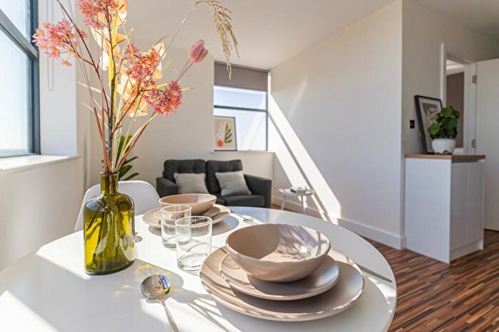 1 Bedroom Apartment To Rent In Large -bed, Westpoint, Chester Road, M16