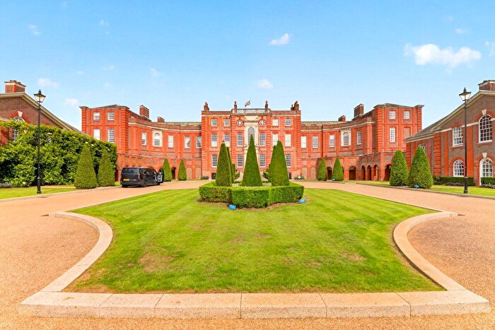 4 Bedroom Flat To Rent In Vitali Close, Barnes, SW15