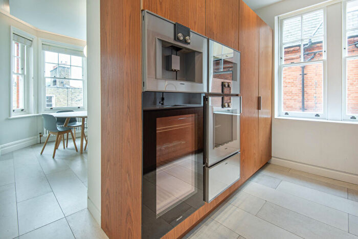 2 Bedroom Flat For Sale In Park Walk, London, SW10