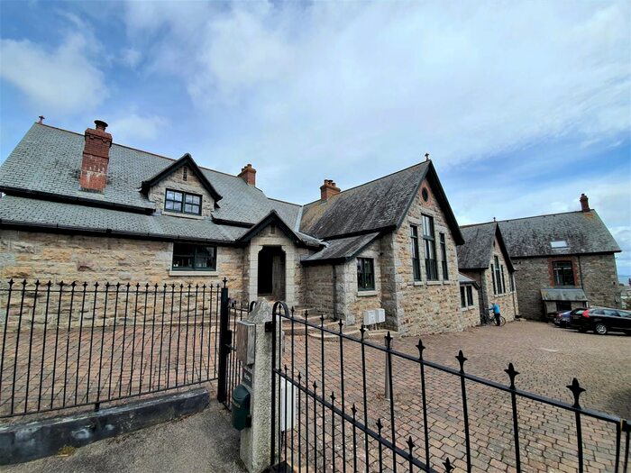 2 Bedroom Flat To Rent In St. Michaels Street, Penzance, TR18