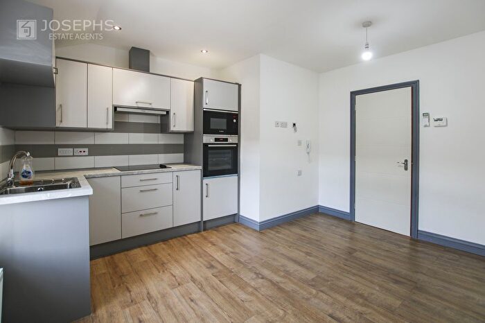 1 Bedroom Flat To Rent In Newport Street, Bolton, BL1