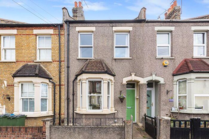 2 Bedroom Terraced House For Sale In Ravine Grove, London, SE18
