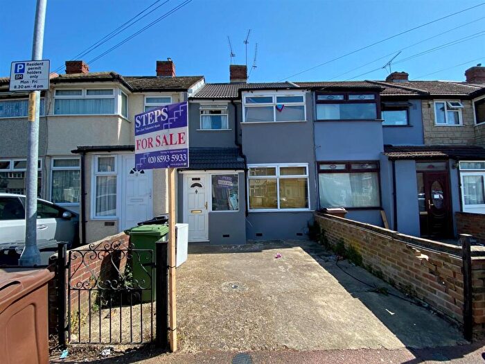 3 Bedroom Terraced House For Sale In Third Avenue, Dagenham, RM10