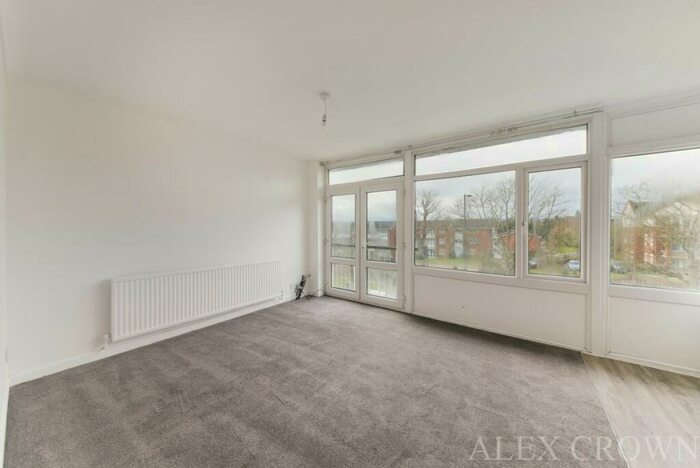 1 Bedroom Flat To Rent In Dene Gardens, Stanmore, HA7