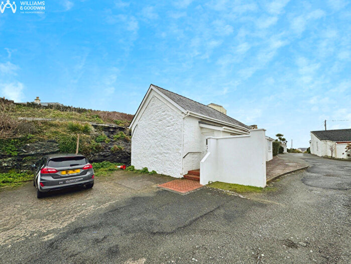 2 Bedroom Semi-Detached Bungalow For Sale In Llain Y Bwthyn, Trearddur Bay, Anglesey, LL65