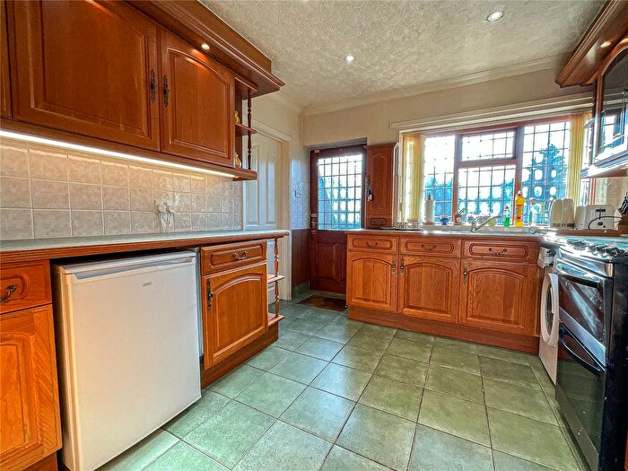 3 Bedroom Bungalow For Sale In Amington Road, Tamworth, Staffordshire, B77