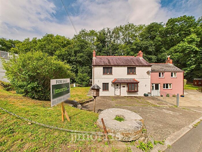 3 Bedroom Semi-Detached House For Sale In New Mill Road, Cardigan, SA43