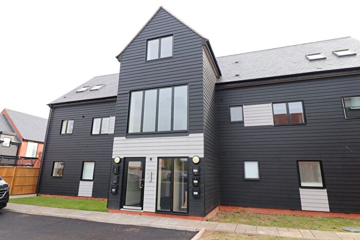 2 Bedroom Flat To Rent In Belvedere Close, Billericay, CM11