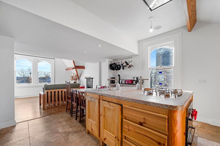 3 Bedroom Apartment To Rent In Stamford Street, Manchester, M16