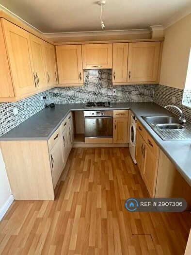 2 Bedroom Flat To Rent In Pavior Road, Nottingham, NG5