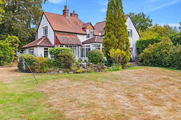 4 Bedroom Detached House For Sale In Stream Park, East Grinstead, RH19