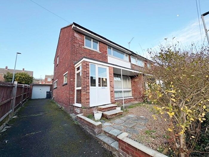 3 Bedroom Semi-Detached House To Rent In Courtmount Grove, Cosham, PO6