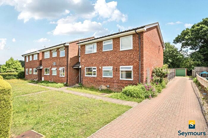 2 Bedroom Flat For Sale In Grange Rd, Guildford, GU2