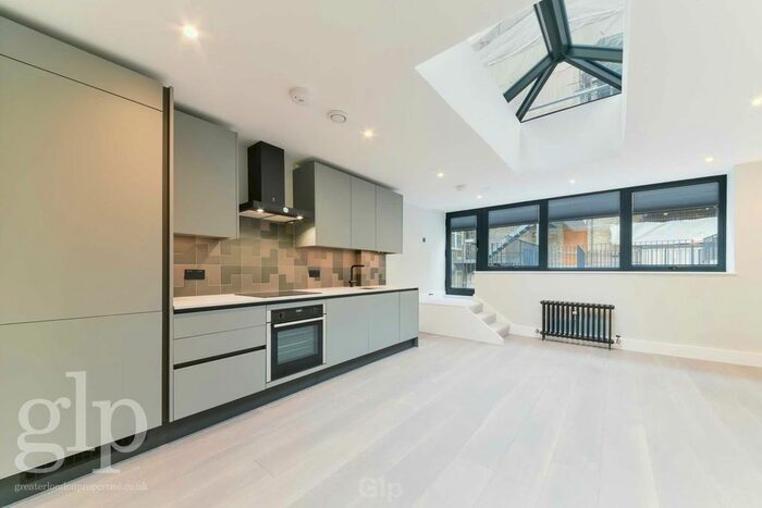 2 Bedroom Flat To Rent In Beak Street, Soho, W1F