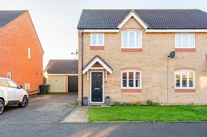 3 Bedroom Semi-Detached House For Sale In Speedwell Road, Wymondham, NR18