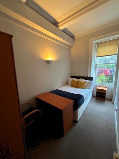 3 Bedroom Flat To Rent In Caledonian Place, Dalry, Edinburgh, EH11