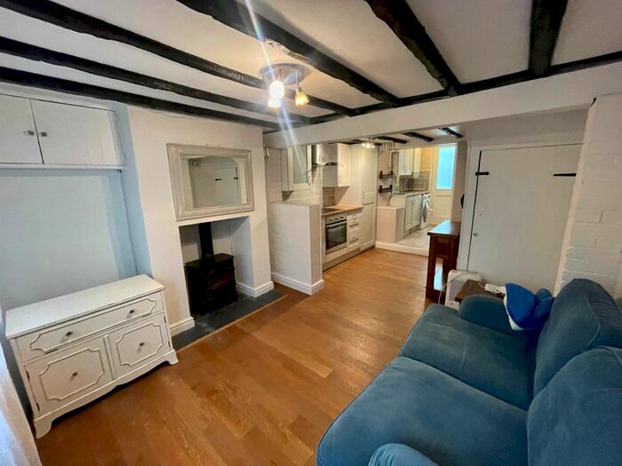 2 Bedroom Cottage To Rent In The Green, Deanshanger, Milton Keynes MK19