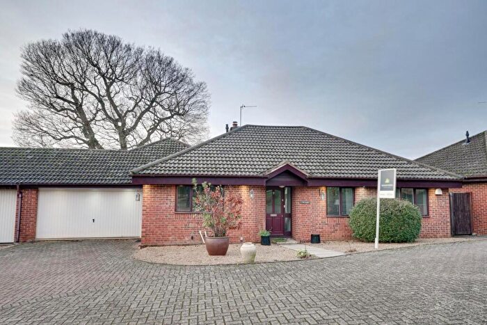 3 Bedroom Detached Bungalow For Sale In Abbey Walk, Heath And Reach, Leighton Buzzard, LU7