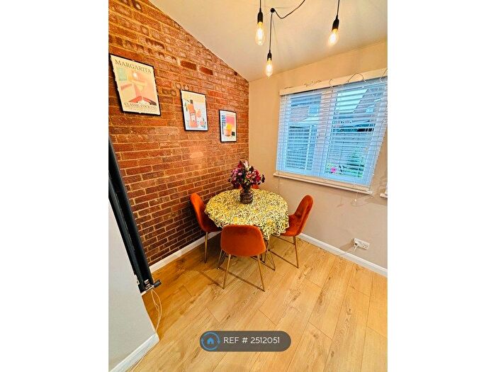 2 Bedroom Semi-Detached House To Rent In Wellfield Avenue, Luton, LU3