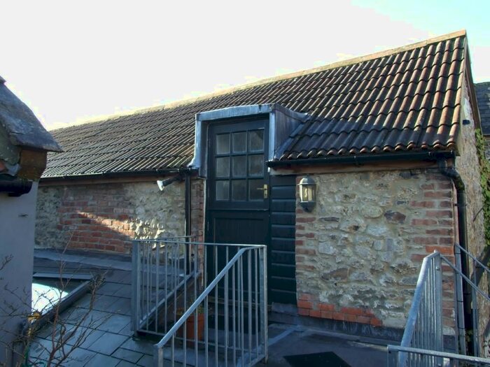 2 Bedroom Flat To Rent In Holyrood Street, Chard, TA20