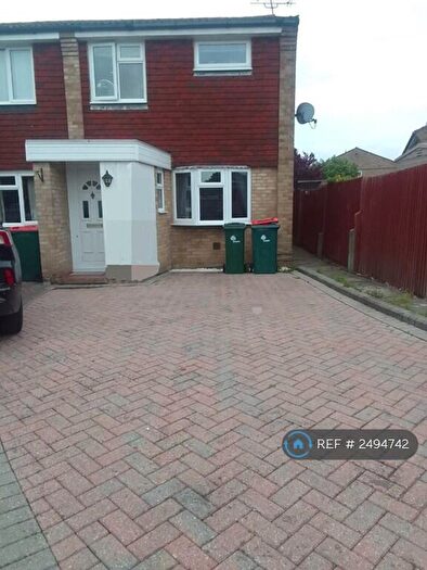 3 Bedroom End Of Terrace House To Rent In Holmcroft, Crawley, RH10