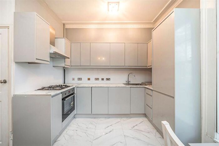 2 Bedroom Flat To Rent In Shooters Hill Road, Blackheath, SE3