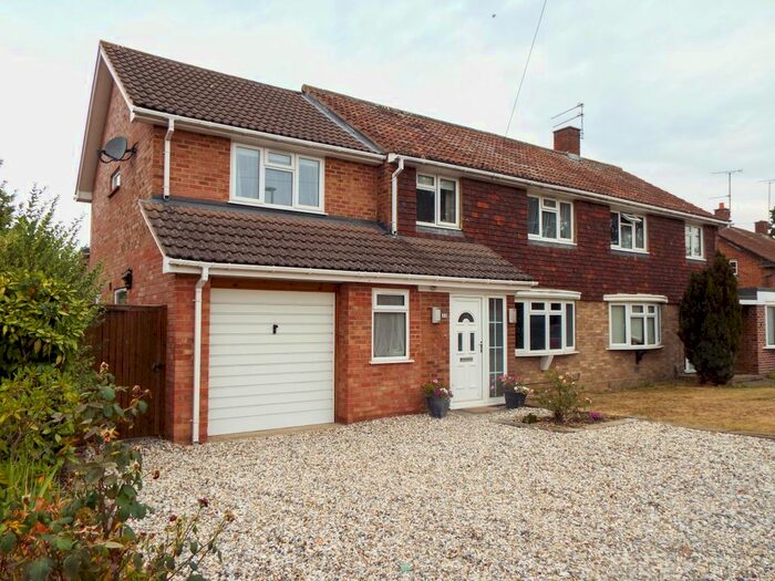4 Bedroom Detached House To Rent In Ashridge Road, Wokingham, RG40