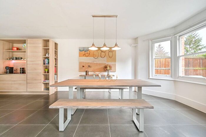 5 Bedroom Property To Rent In Kings Road, Willesden, London, NW10