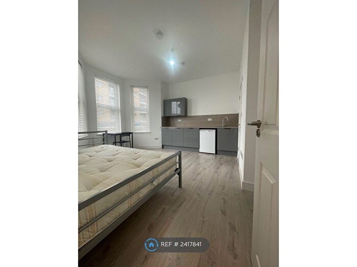 Studio To Rent In Lordship Lane, London, N22