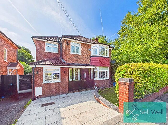 3 Bedroom Detached House For Sale In Sapling Road, Swinton, Manchester, M27