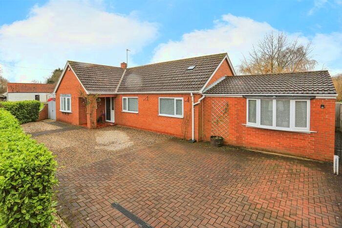 4 Bedroom Detached Bungalow For Sale In Moor End, Kelfield, York, YO19