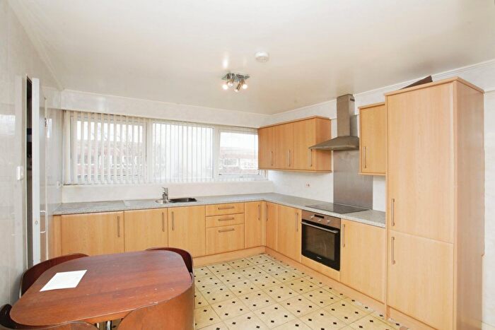 2 Bedroom Flat For Sale In Cleaver Gardens, Nuneaton, CV10