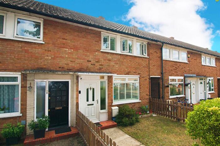 3 Bedroom Terraced House For Sale In Parry Green North, Slough, SL3