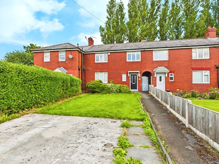 3 Bedroom Semi-Detached House To Rent In Acacia Crescent, Wigan, WN6
